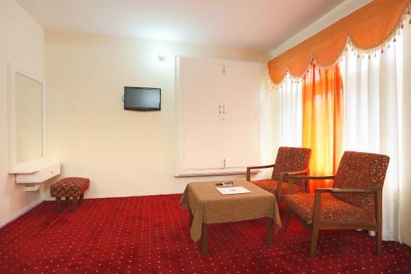 Hotel Mohan Palace Manali  Ngoại thất bức ảnh